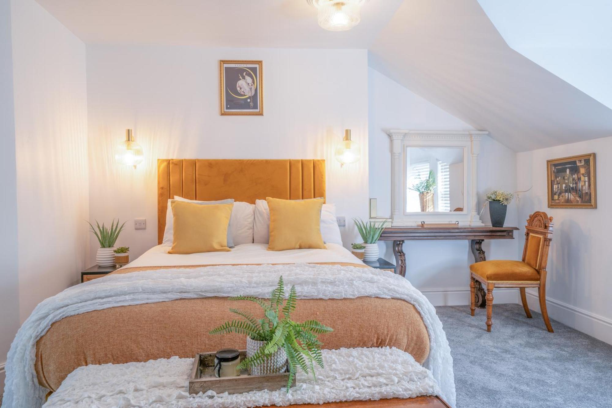 Gorgeous New 1 Bedroom Penthouse Flat Моркамб Екстериор снимка